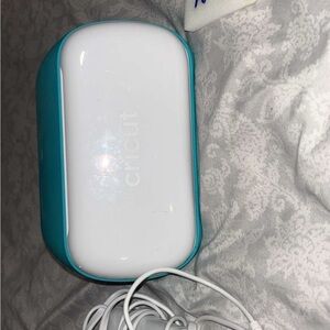 Cricut Joy Cutting Machine - White and Teal